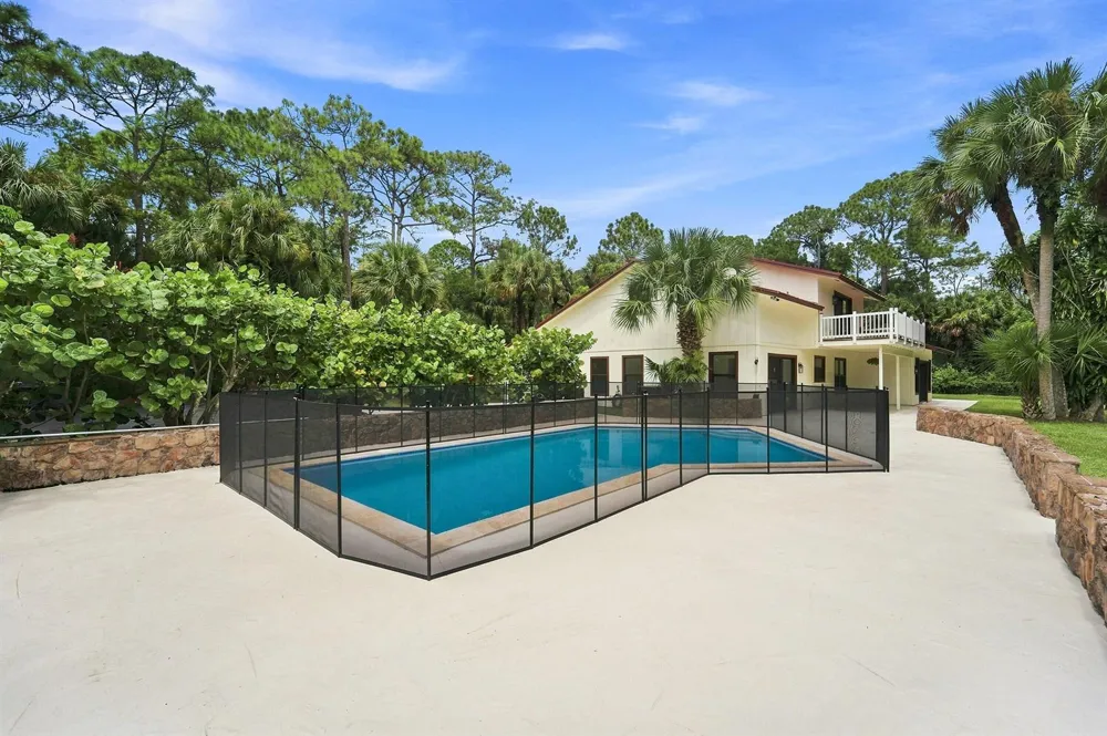 2730 Doe Trail Loxahatchee, FL 33470