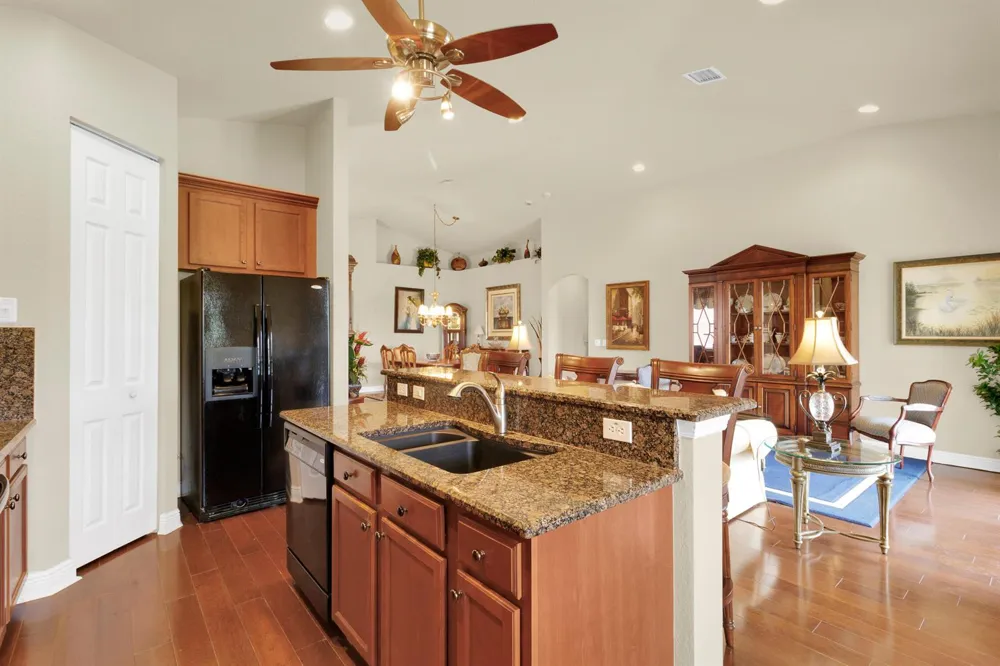 6396 LENNOX LANE Vero Beach, FL 32966