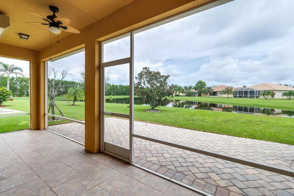 6396 LENNOX LANE Vero Beach, FL 32966