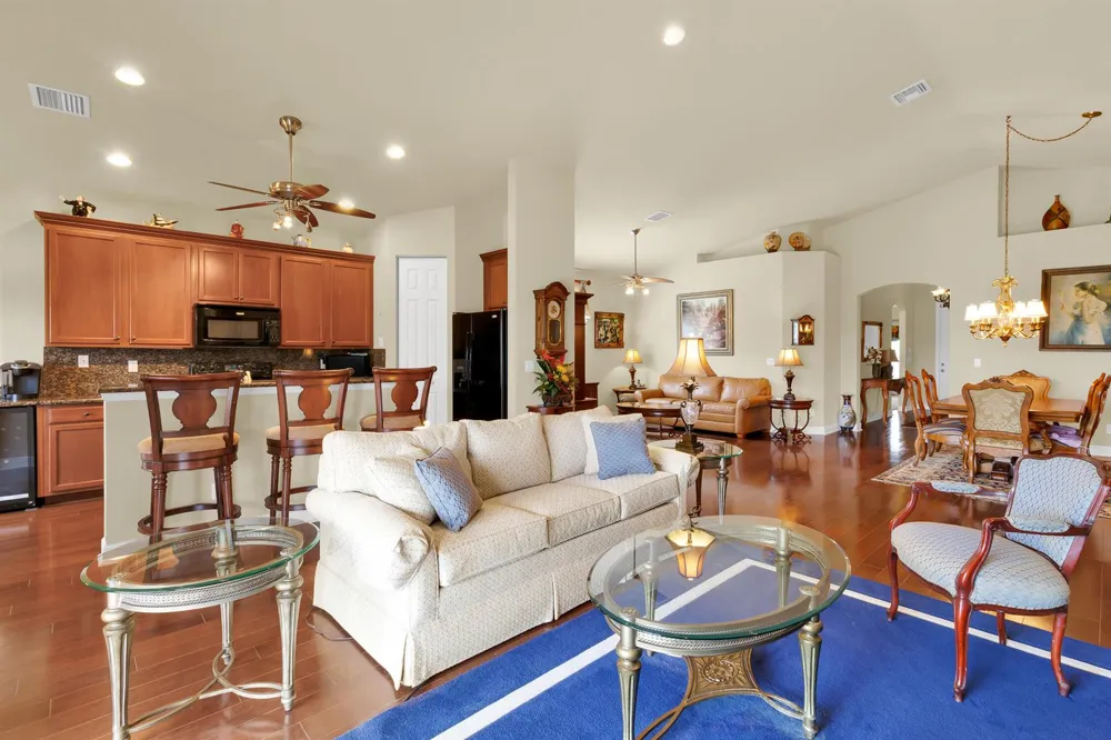 6396 LENNOX LANE Vero Beach, FL 32966
