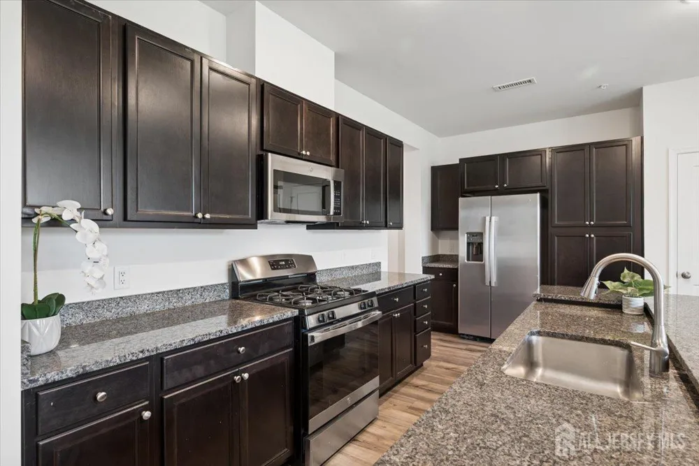 82 Depot Way Dunellen, NJ 08812