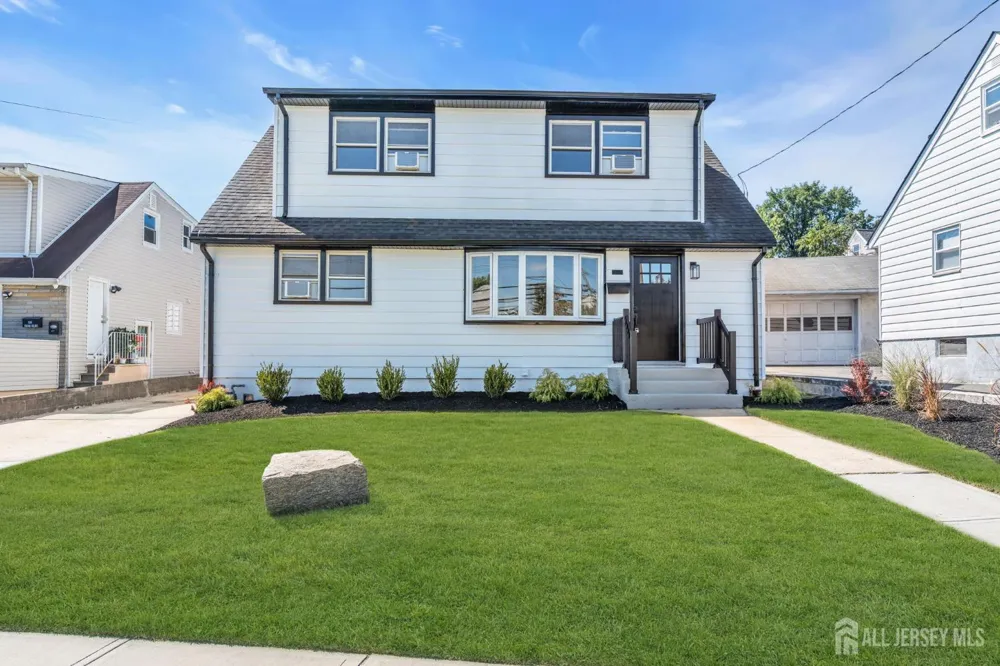 552 Ridgeway Avenue Sayreville, NJ 08879