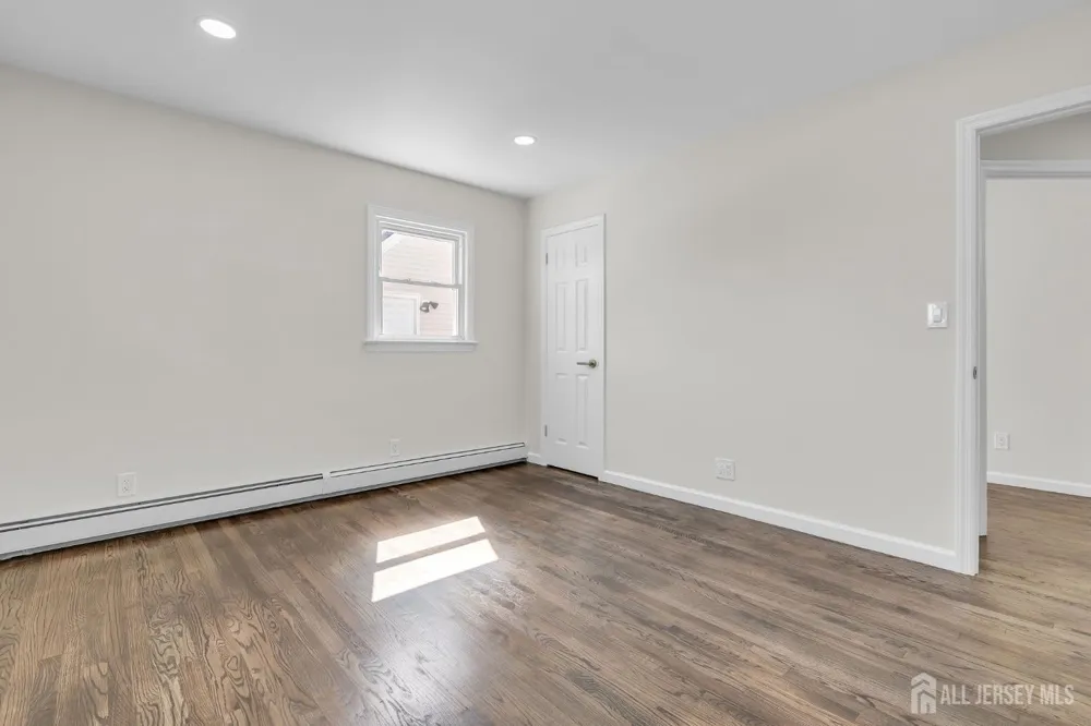 552 Ridgeway Avenue Sayreville, NJ 08879