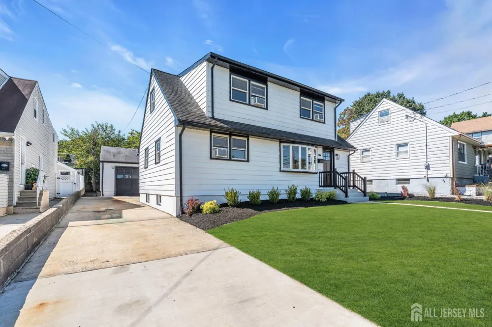 552 Ridgeway Avenue Sayreville, NJ 08879
