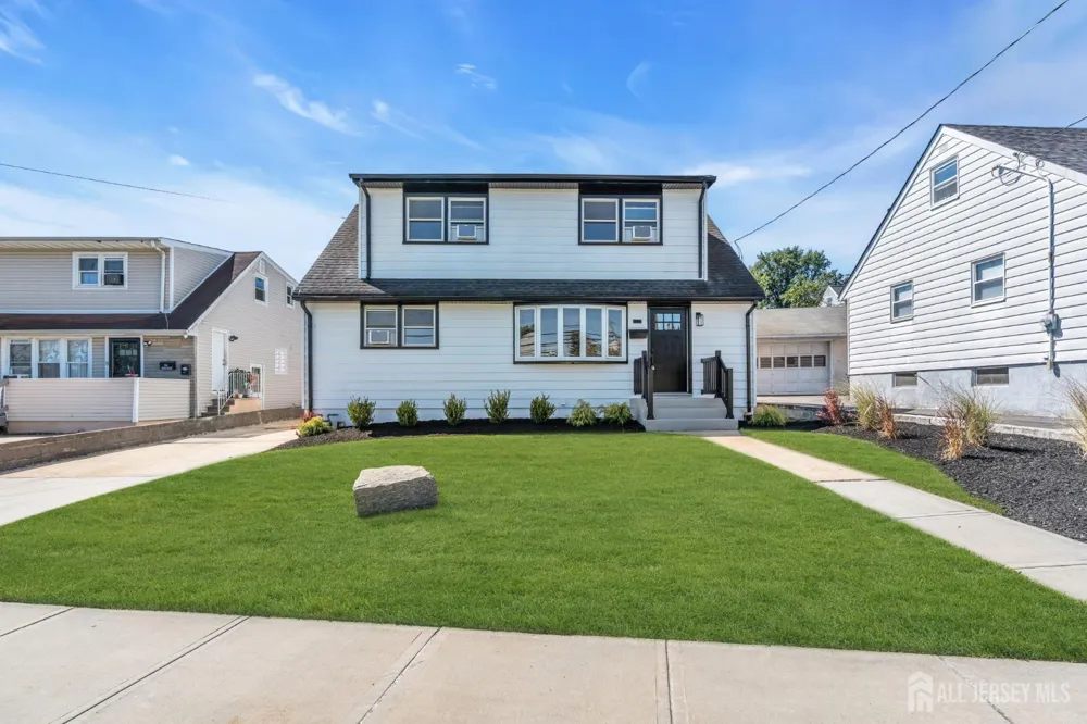 552 Ridgeway Avenue Sayreville, NJ 08879