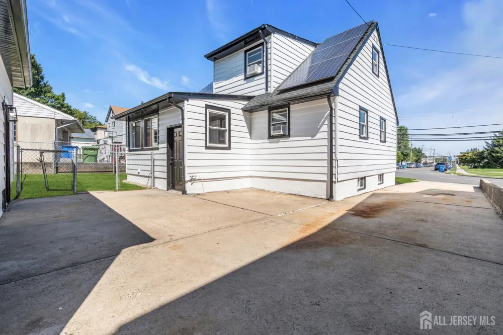 552 Ridgeway Avenue Sayreville, NJ 08879