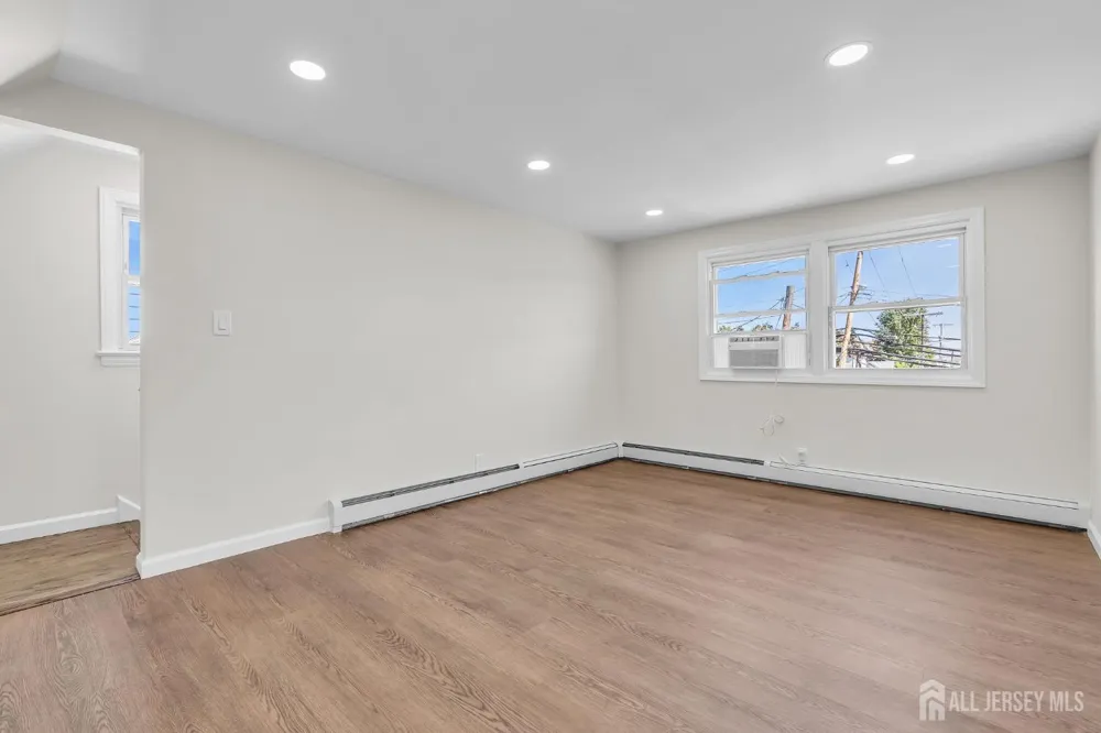 552 Ridgeway Avenue Sayreville, NJ 08879