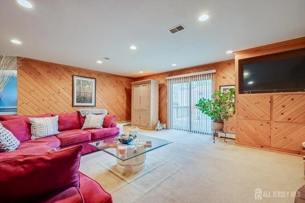 21 Marlin Avenue E Edison, NJ 08820