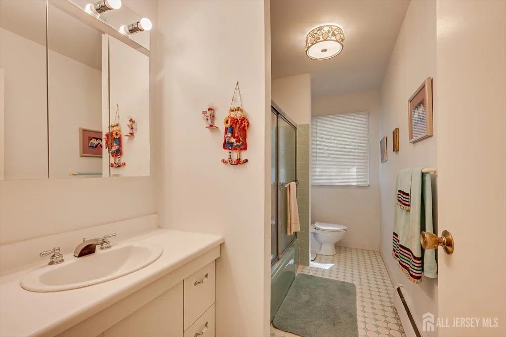 21 Marlin Avenue E Edison, NJ 08820