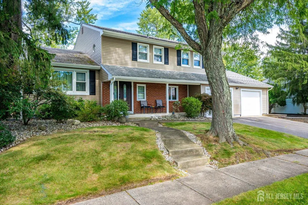 21 Marlin Avenue E Edison, NJ 08820