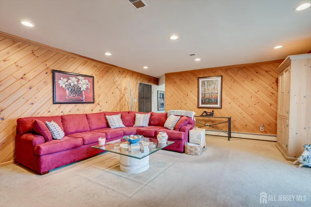 21 Marlin Avenue E Edison, NJ 08820