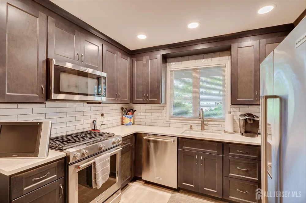 21 Marlin Avenue E Edison, NJ 08820