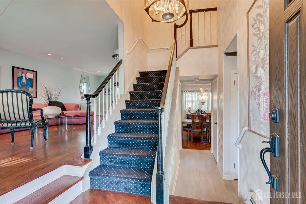 21 Marlin Avenue E Edison, NJ 08820