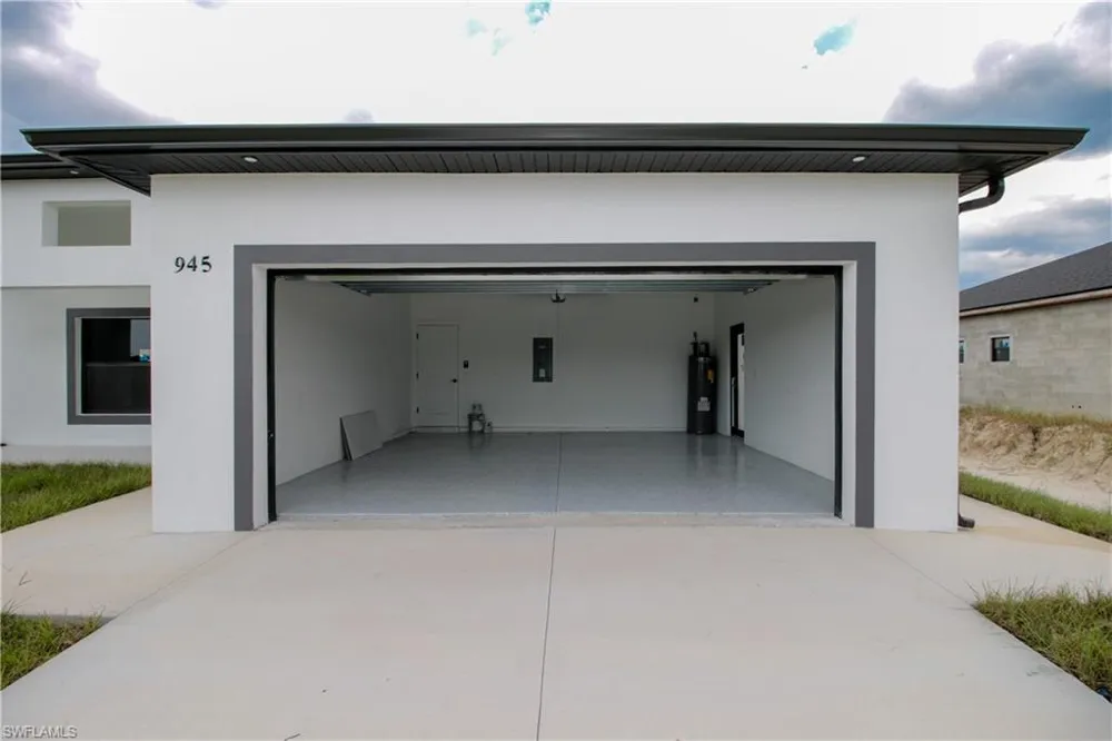 945 Commodore Street Lehigh Acres, FL 33974