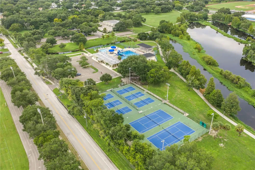 8068 28TH AVENUE St Petersburg, FL 33710