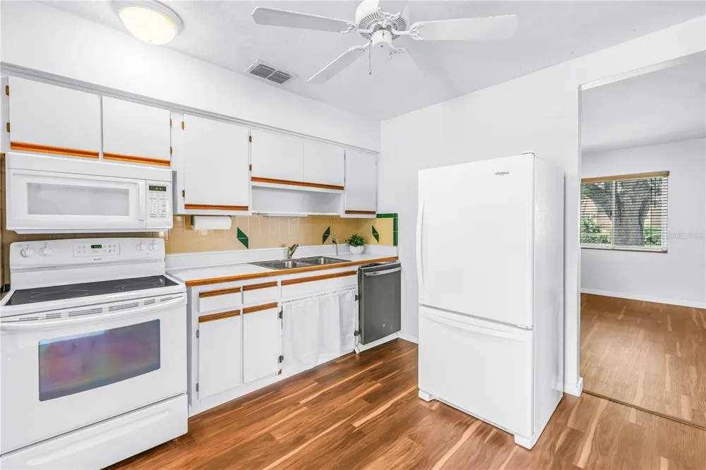 8068 28TH AVENUE St Petersburg, FL 33710