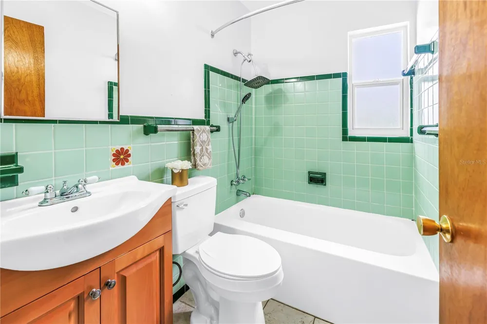8068 28TH AVENUE St Petersburg, FL 33710