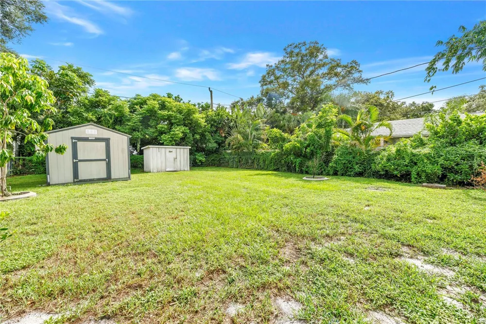 8068 28TH AVENUE St Petersburg, FL 33710