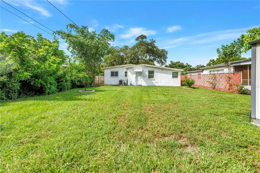 8068 28TH AVENUE St Petersburg, FL 33710