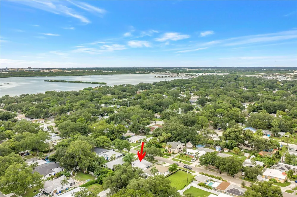 8068 28TH AVENUE St Petersburg, FL 33710