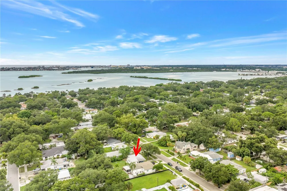 8068 28TH AVENUE St Petersburg, FL 33710