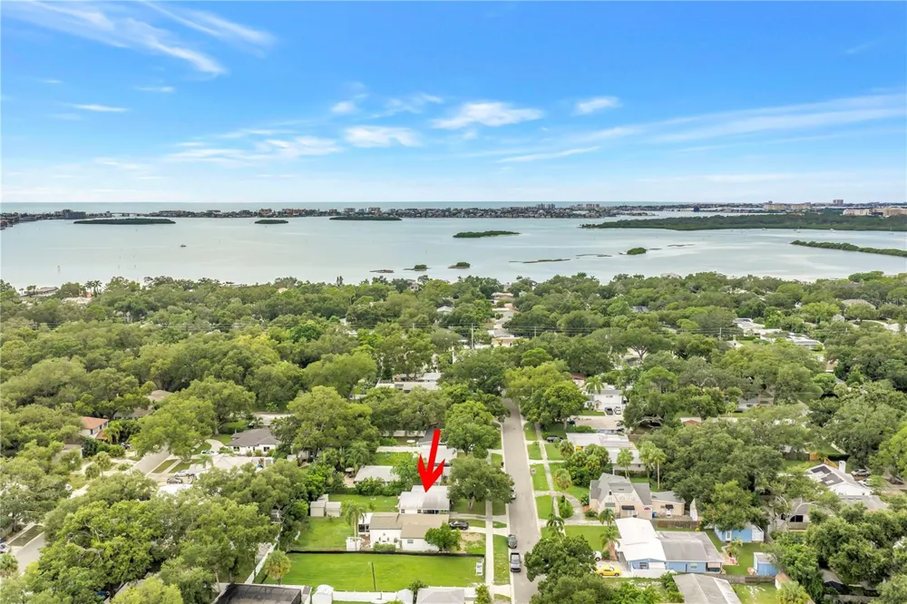 8068 28TH AVENUE St Petersburg, FL 33710