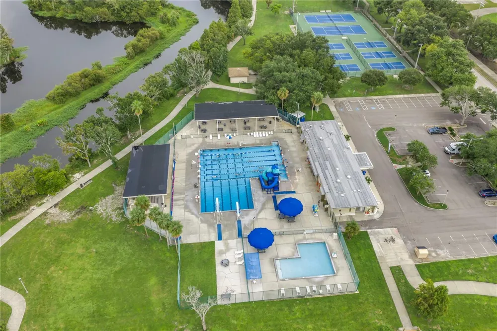 8068 28TH AVENUE St Petersburg, FL 33710