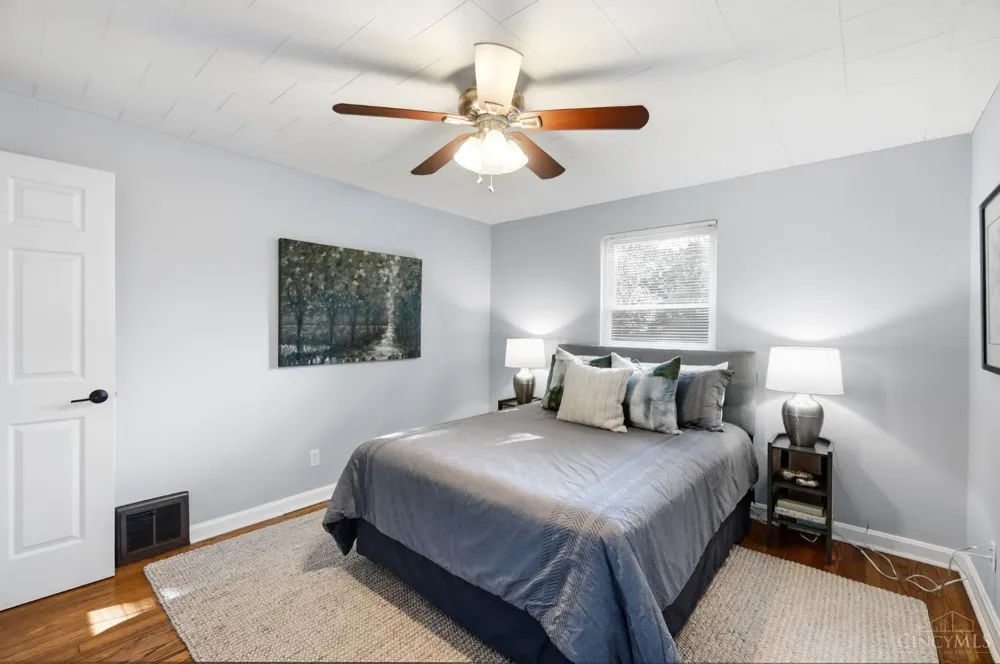 5805 Valley View Avenue Cincinnati, OH 45213