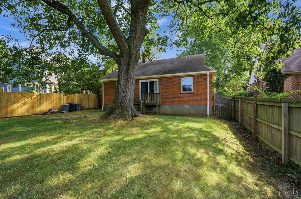 5805 Valley View Avenue Cincinnati, OH 45213