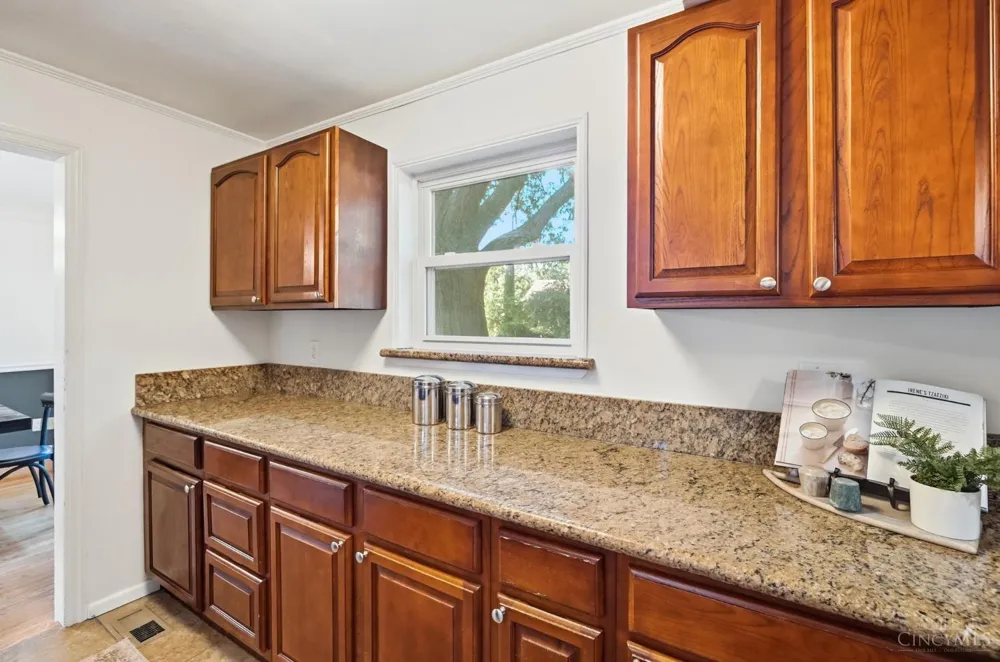 5805 Valley View Avenue Cincinnati, OH 45213