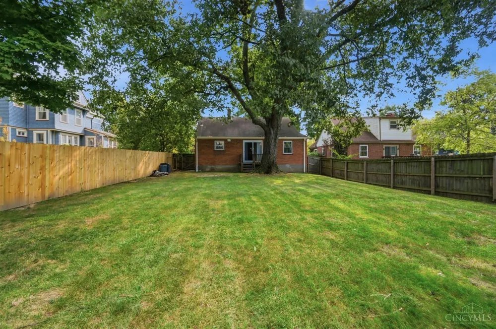 5805 Valley View Avenue Cincinnati, OH 45213