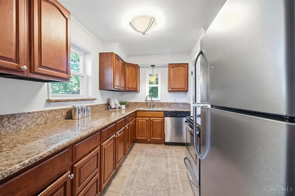 5805 Valley View Avenue Cincinnati, OH 45213