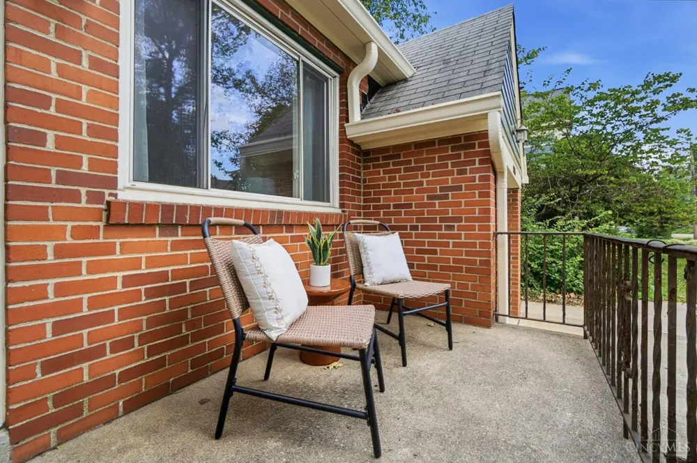 5805 Valley View Avenue Cincinnati, OH 45213