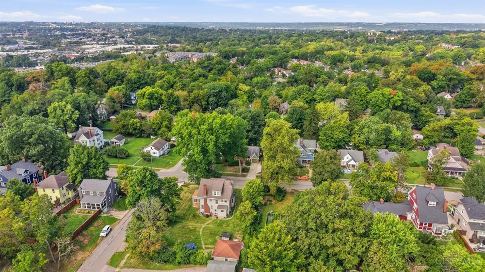 5805 Valley View Avenue Cincinnati, OH 45213