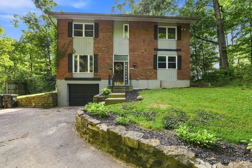 1769 Acreview Drive Springfield, OH 45240