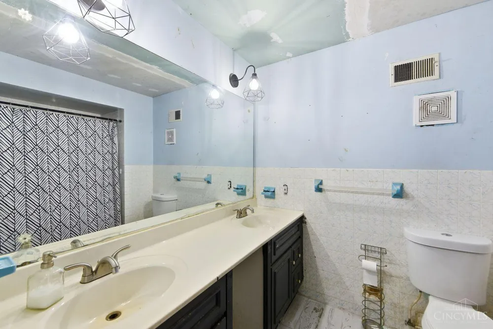 1769 Acreview Drive Springfield, OH 45240