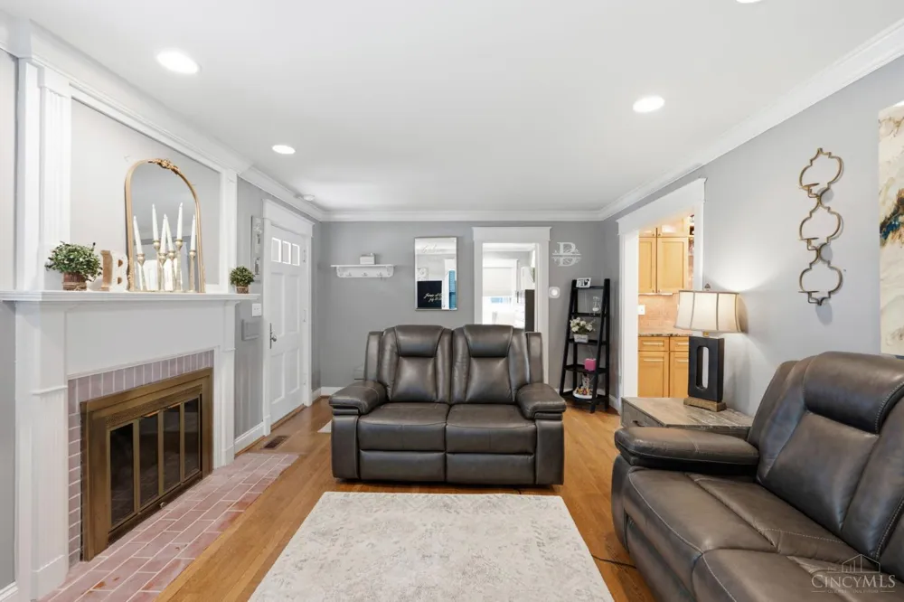 3307 Maplecrest Place Cincinnati, OH 45209
