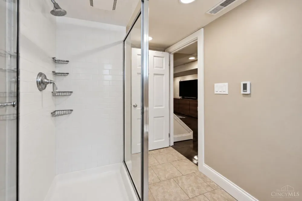 3307 Maplecrest Place Cincinnati, OH 45209