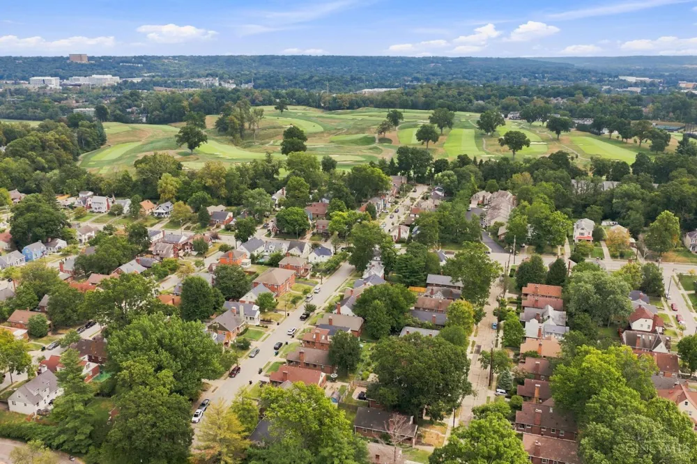 3307 Maplecrest Place Cincinnati, OH 45209