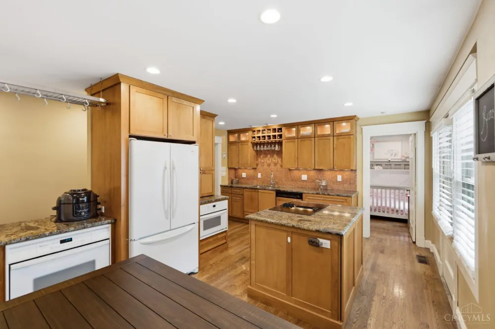 3307 Maplecrest Place Cincinnati, OH 45209