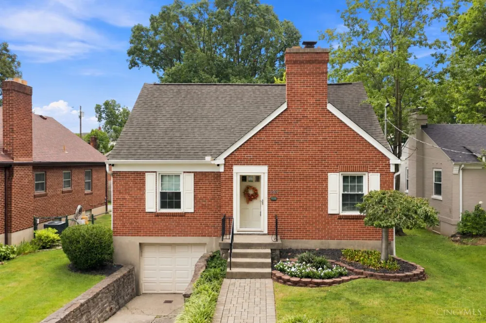 3307 Maplecrest Place Cincinnati, OH 45209