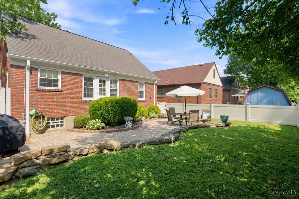 3307 Maplecrest Place Cincinnati, OH 45209