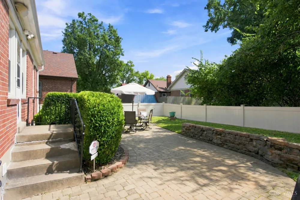 3307 Maplecrest Place Cincinnati, OH 45209