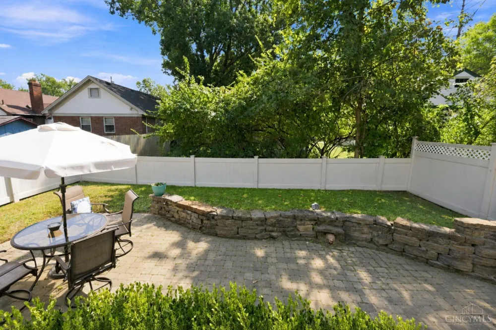 3307 Maplecrest Place Cincinnati, OH 45209