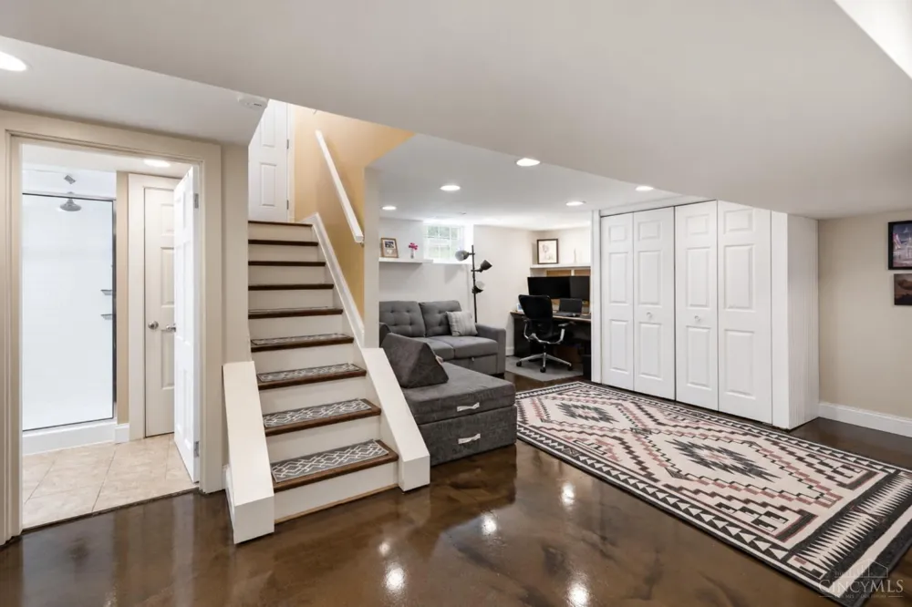 3307 Maplecrest Place Cincinnati, OH 45209