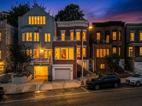 5213 BLVD EAST