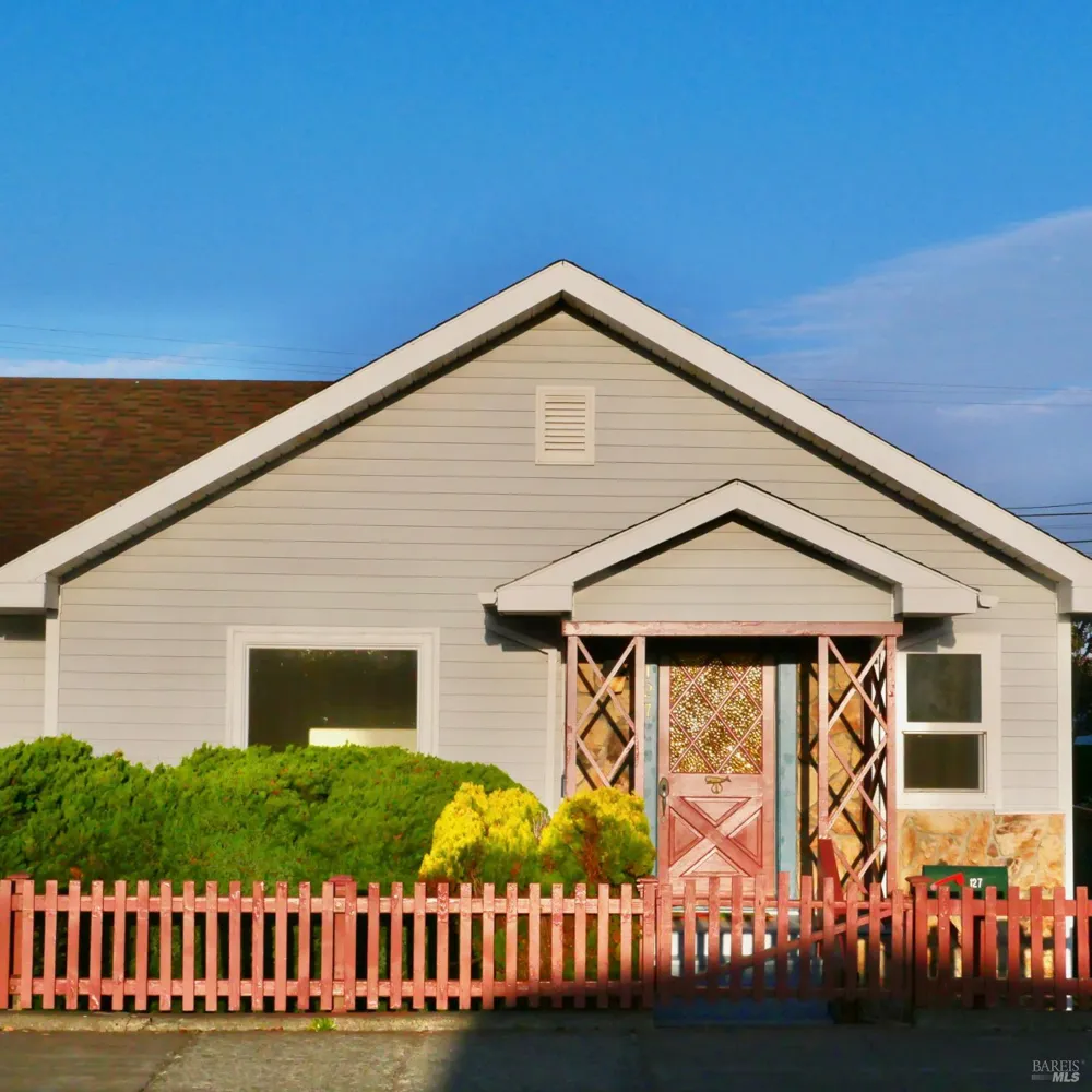 127 Harrison Street Fort Bragg, CA 95437