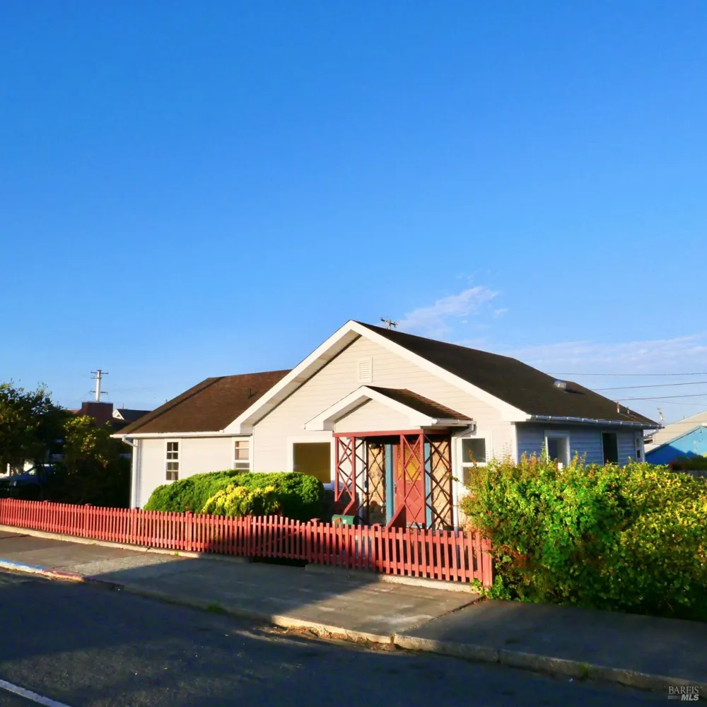 127 Harrison Street Fort Bragg, CA 95437