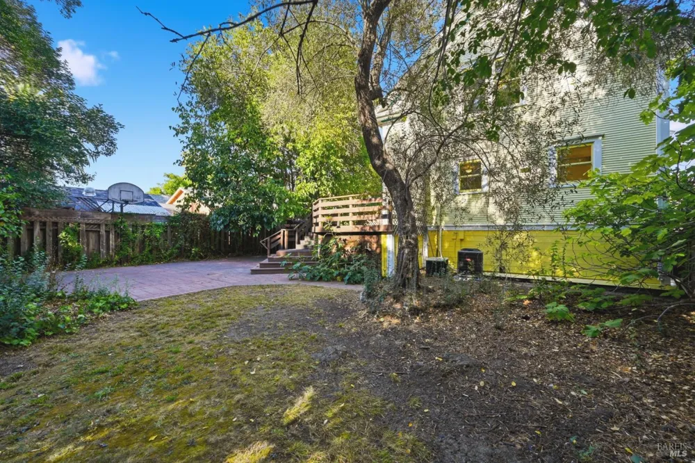 1901 York Street Napa, CA 94559