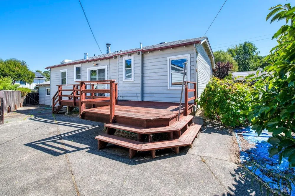25 Redding Way San Rafael, CA 94901